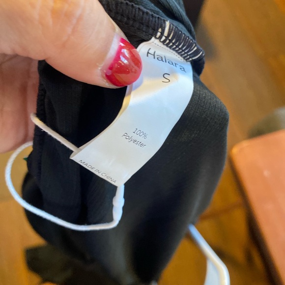 NWT HALARA vneck black jumpsuit, side pockets, short sleeve, straight leg flowy - Picture 7 of 9